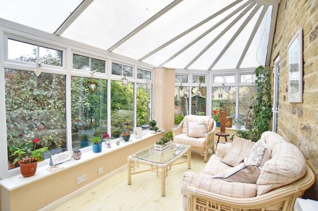 4 bed House for sale Image 9