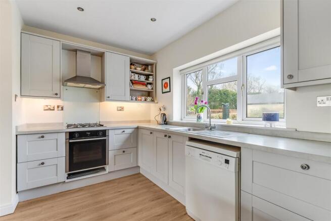 3 bed Detached for sale Image 5