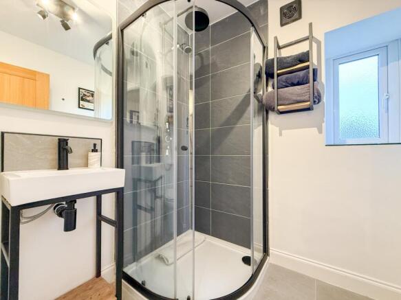 2 bed Cottage for sale Image 11