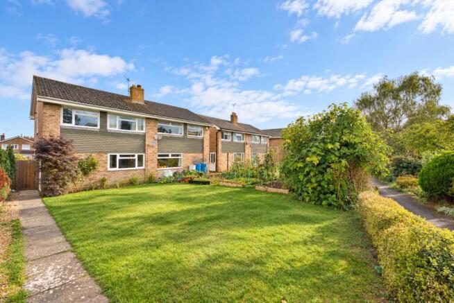3-bed semi-detached on Nightingale Gardens, Nailsea, £325,000