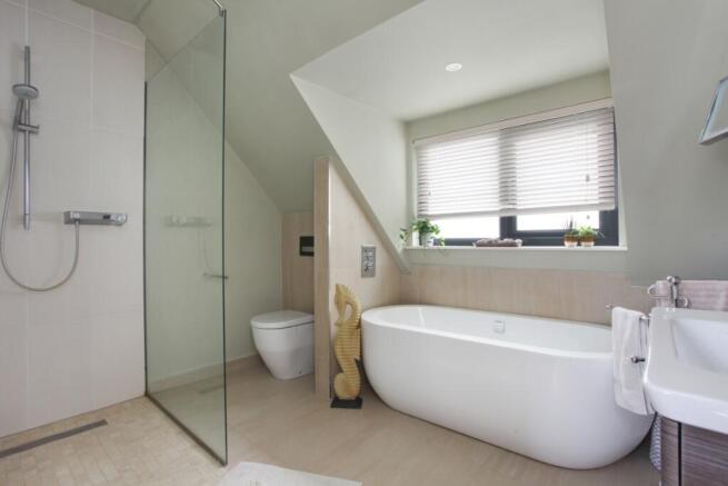 Family Bathroom/WC