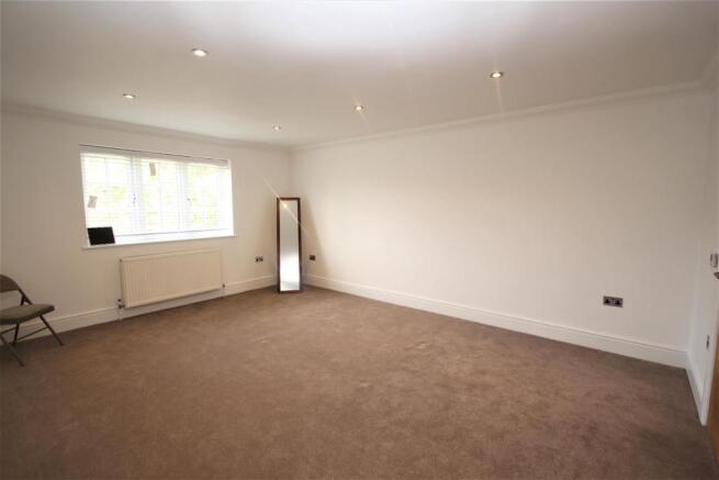 Bedroom 1.jpg