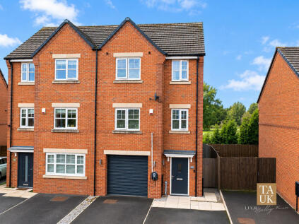 Woodhouses Avenue, Manchester, M34