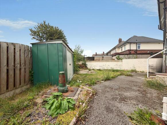 3 bed Semi-Detached to rent Image 11