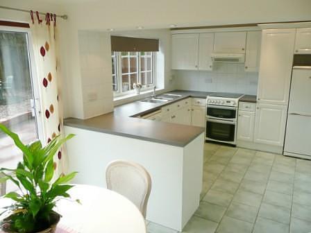 Kitchen & Dining Area
