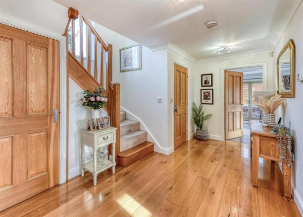 32 Post Office Road-hall1.jpg