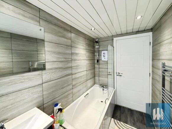 3 bed Terraced to rent Image 4