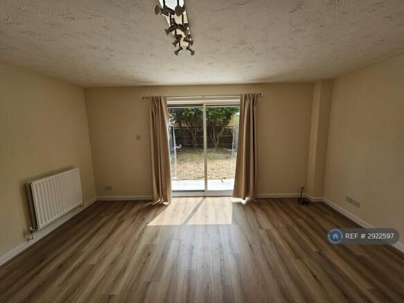 Lounge/ Dining