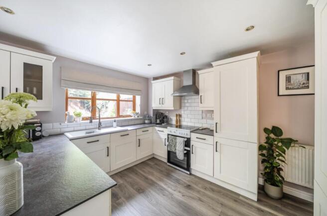 1346710-11-68b5c92b9f6df-ARW