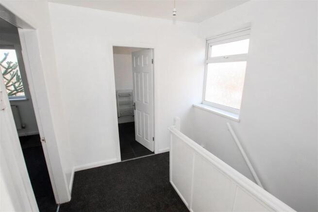 FIRST FLOOR LANDING