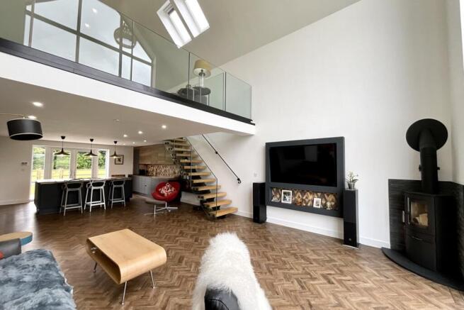 4 bed Bungalow for sale Image 5