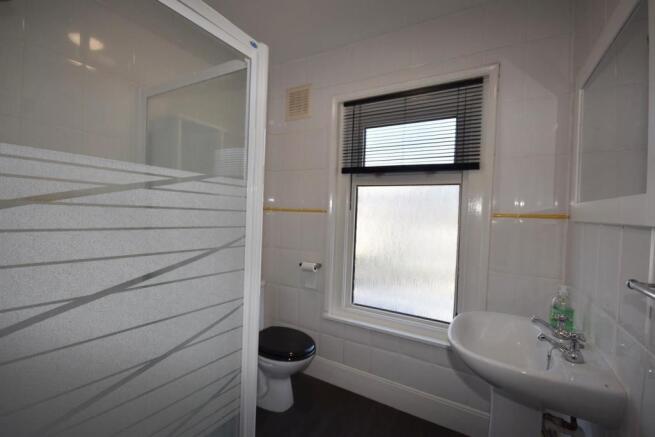 SHOWER ROOM.JPG