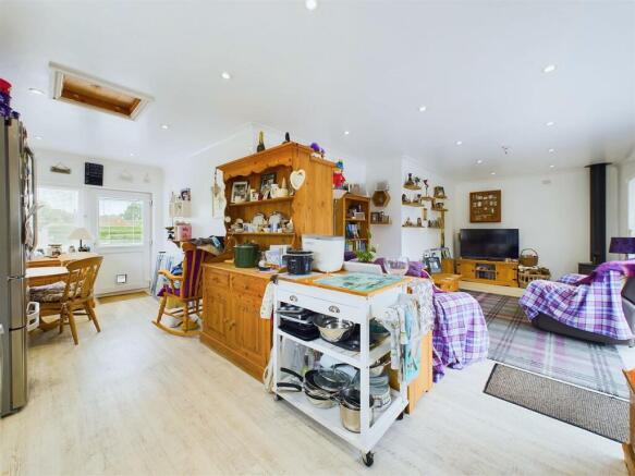 Annexe Living Room/Kitchen
