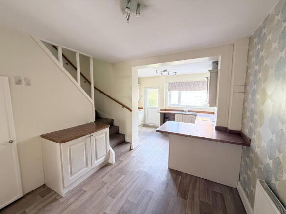 2 bed End of Terrace to rent Image 6