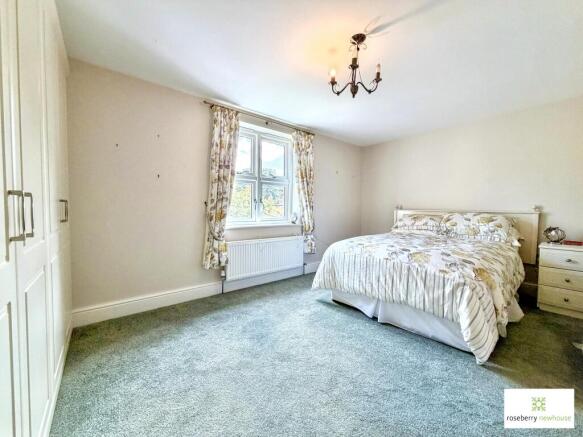 3 bed Terraced for sale Image 11