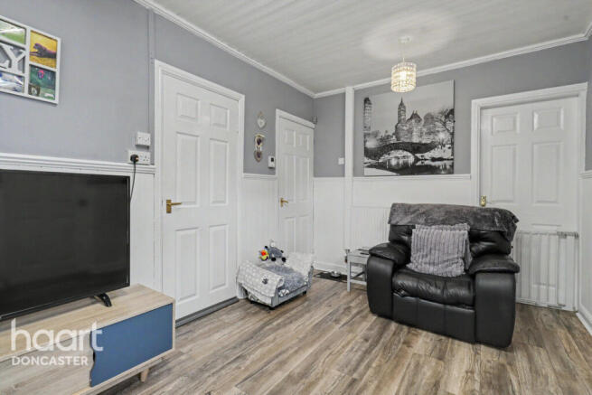 3 bed Terraced for sale Image 9