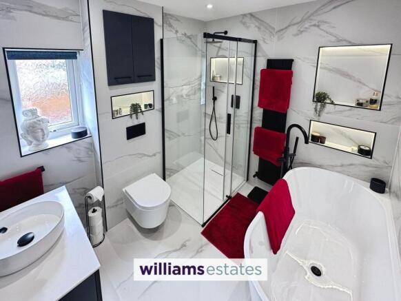 luxury bathroom