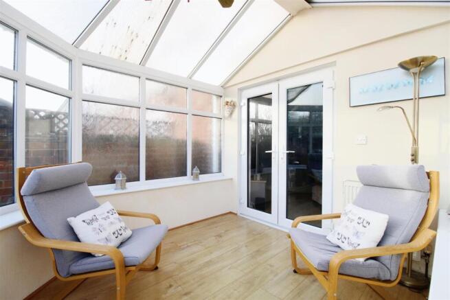 4 bed Semi-Detached for sale Image 10