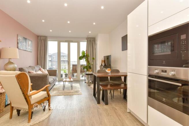 Kitchen/Lounge/ Dining Area