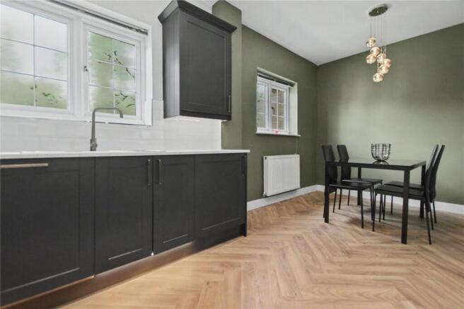 2 bed Apartment for sale Image 7