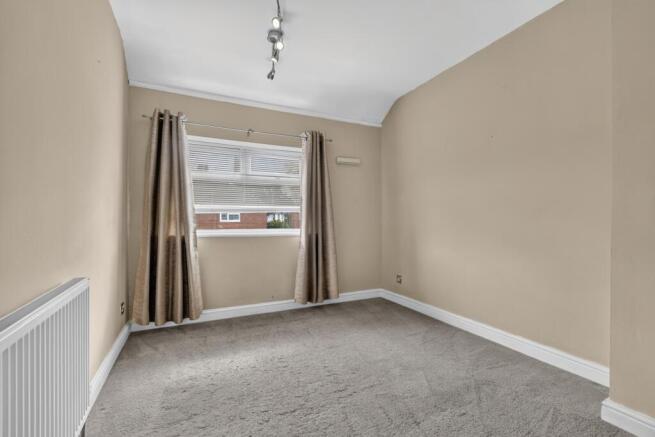 4 bed Semi-Detached for sale Image 10