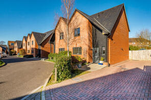24, Station Drive, Winchester SO21 3FS