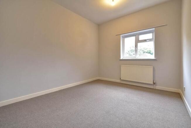 2 bed Terraced to rent Image 6