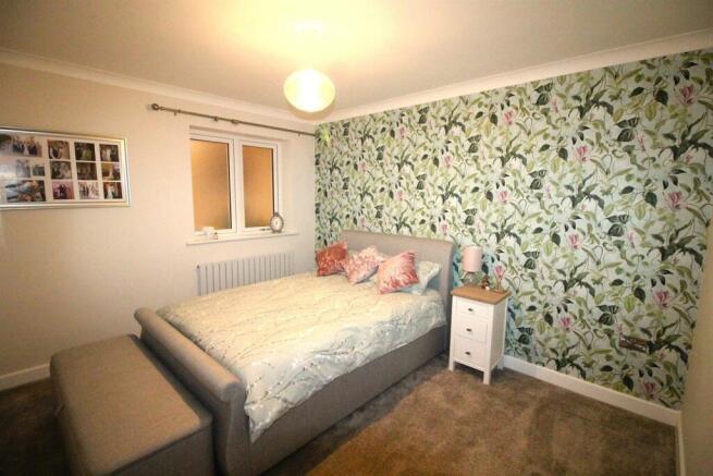 5 Embleton Rd-Bed1a.JPG