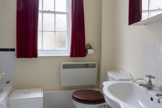 2 bed Apartment to rent Image 11