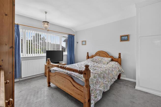 4 bed Detached for sale Image 12