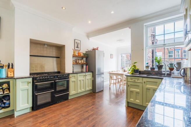 3 bed Terraced for sale Image 5