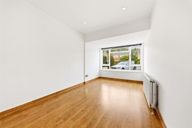 4 bed Detached for sale Image 12
