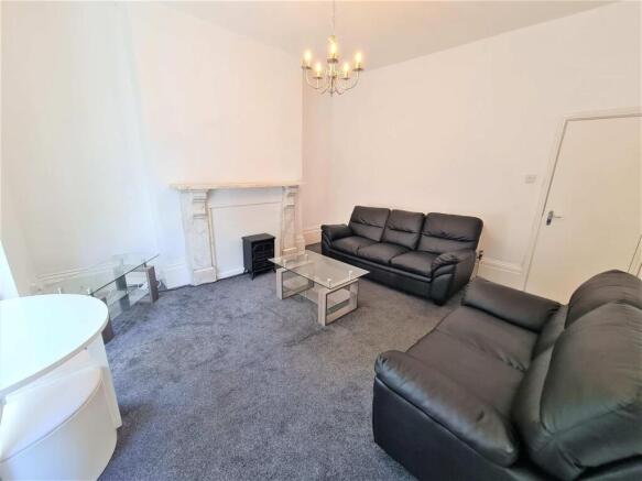 Living Room 1.jpg