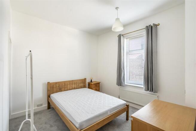 2 bed Terraced to rent Image 11