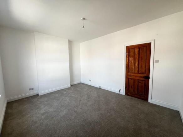3 bed Terraced to rent Image 8