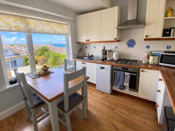 Windmill Road, Brixham, Devon, TQ5 photo 4