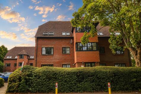 Sawyers Hall Lane, Brentwood, CM15