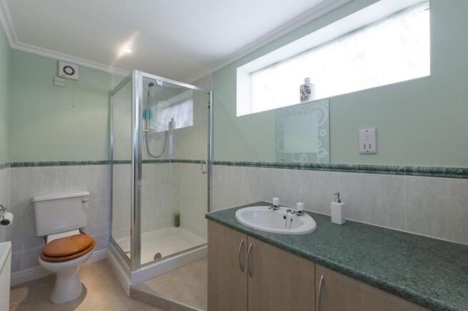 En-suite 1