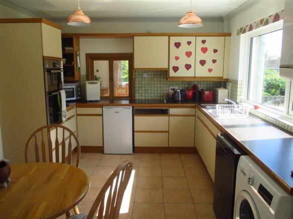 BREAKFAST KITCHEN
