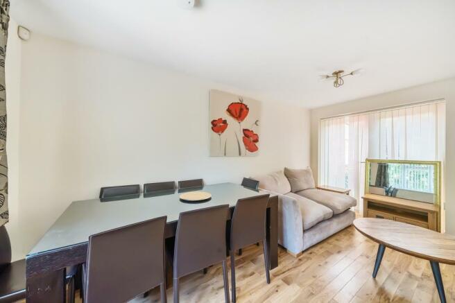 Living Room / Dining