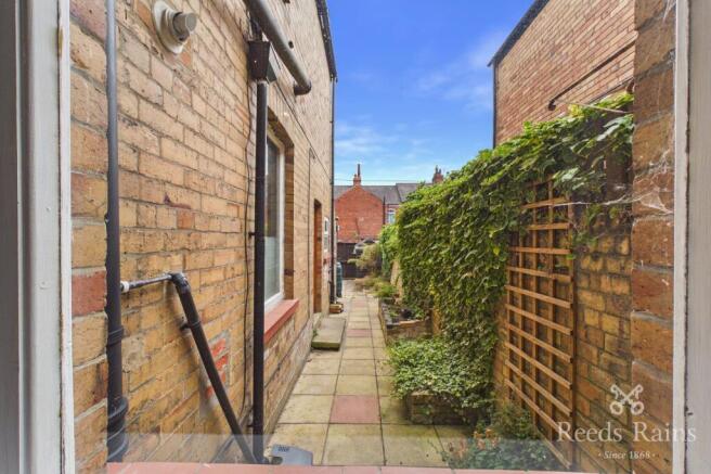 3 bed Terraced for sale Image 6