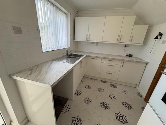 2 bed Semi-Detached for sale Image 4