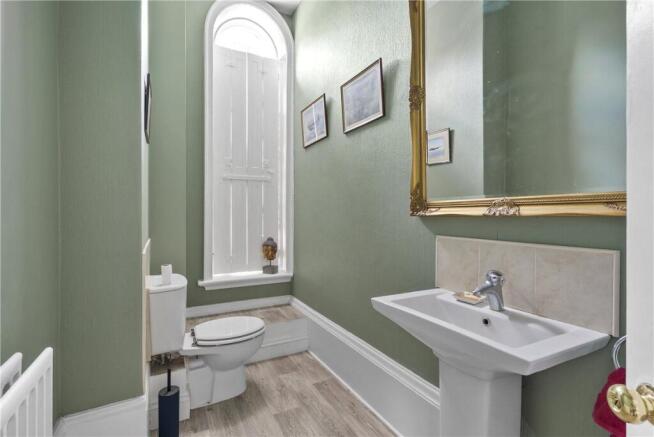 2 bed Apartment for sale Image 12