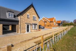 16, Sarsons Meadow, Hopton IP22 2BS