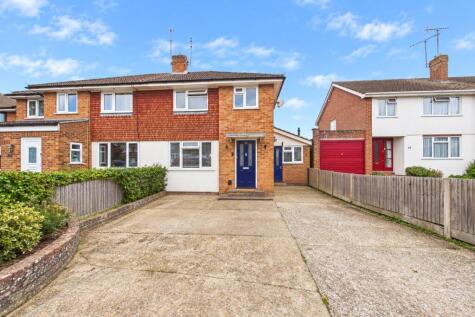 Cotswold Way, Tilehurst, Reading, Berkshire, RG31