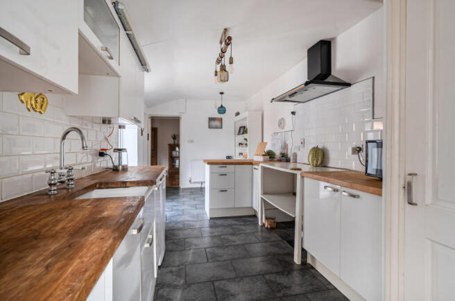 1393493-6-694943e...