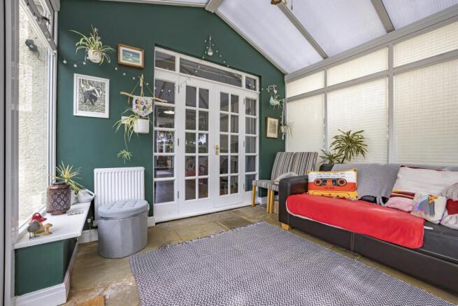 5 bed Semi-Detached for sale Image 11