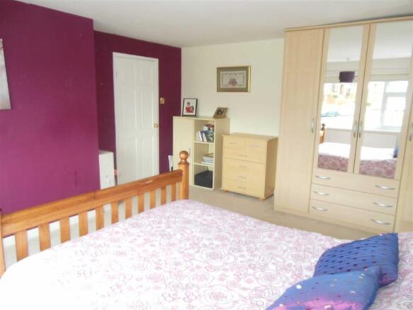 Bedroom no.1 front d