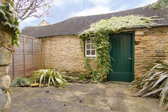 4_Marlboro Cottages_courtyard.jpg