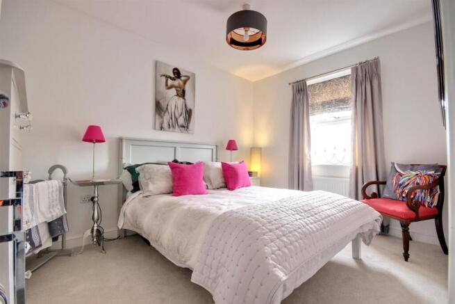 3 bed Semi-Detached for sale Image 11